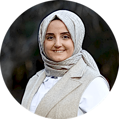 TUĞÇE CEBECİ fotoğrafı
